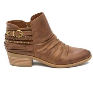 BRAND NEW COMFORT POINTED TOE ANKLE ACCENT AND RUCHED DETAILING ZIP CLOSURE BOOT